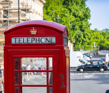 A red telephone booth in the streets of London