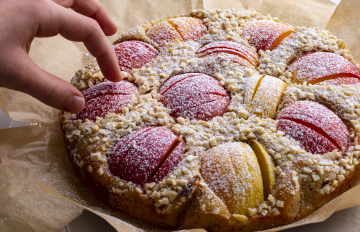 Apple cake sprinkled with sugar