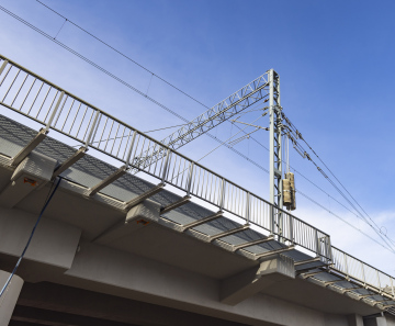 Railway viaduct, traction network