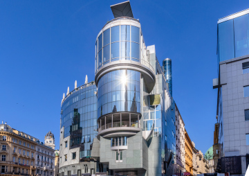 Haas Haus? building with glass facade in the center of Vienna